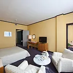 Mercure President 4*